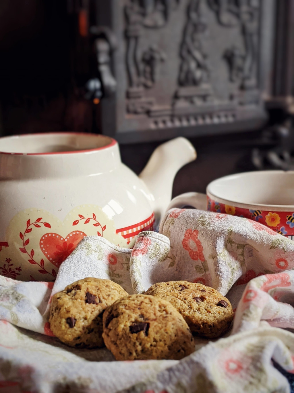 Vegan orange and chocolate cookies